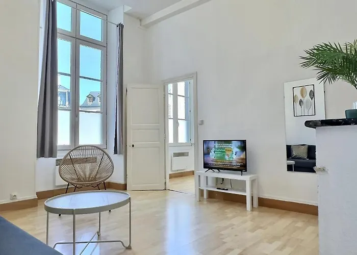 Wonderhost, Les Volumes De Margot En Hypercentre