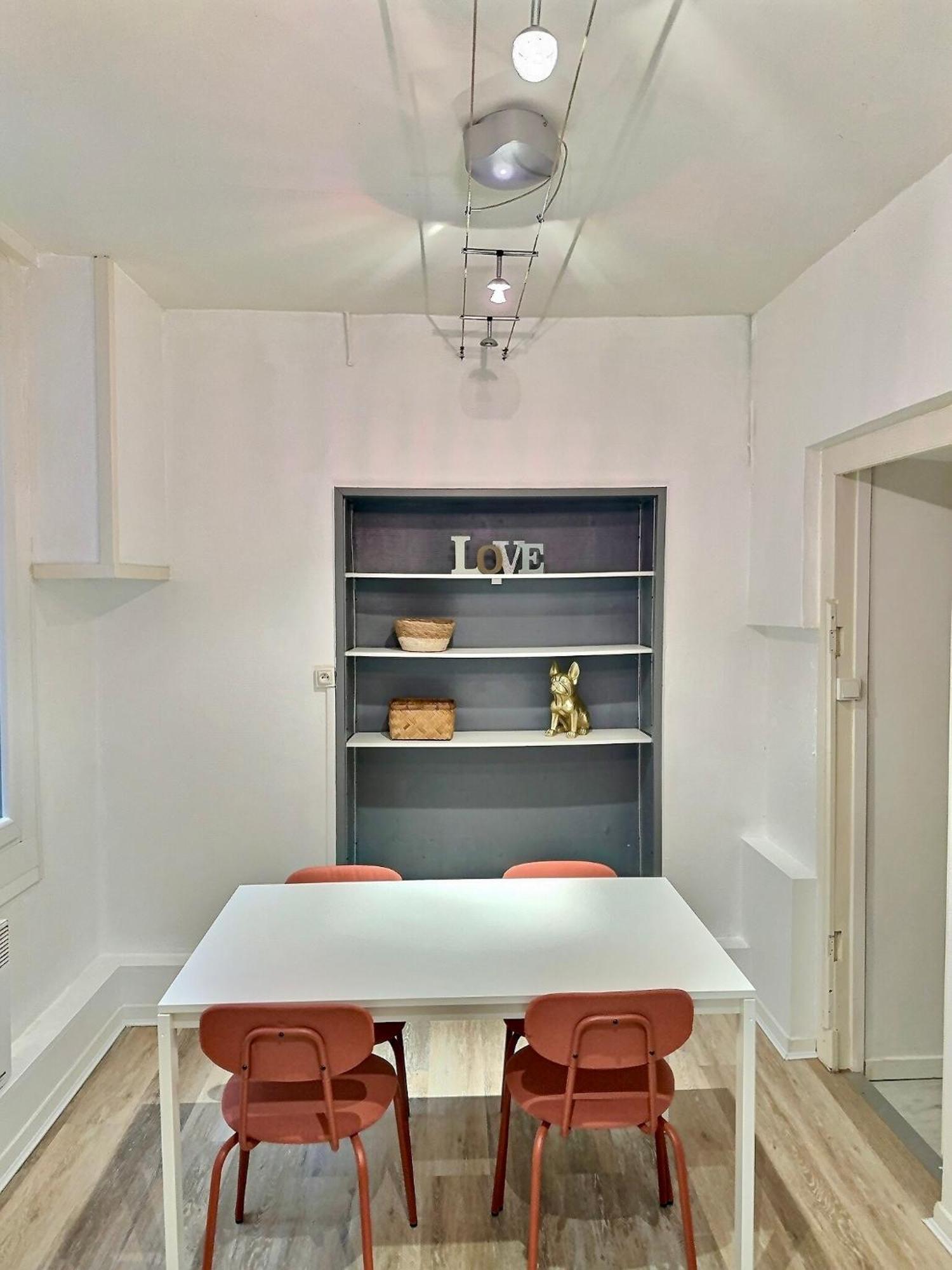 Wonderhost, Les Volumes De Margot En Hypercentre